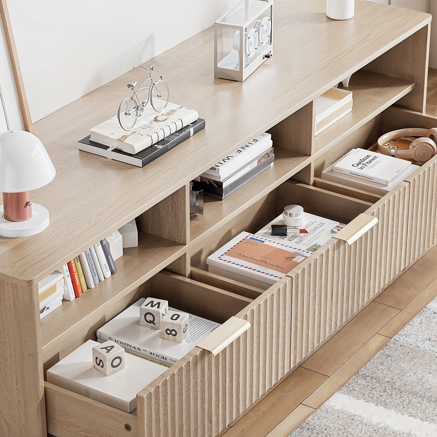 CHITOOMA Modern TV Stand for TVs up to 65", Fluted Media Console with Open Shelves & Hidden Storage Cabinet, Entertainment Center for Living Room, Natural